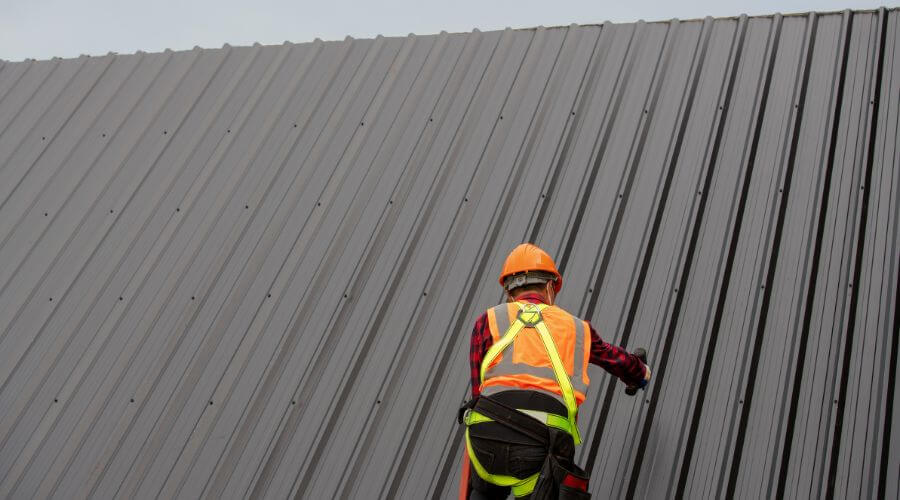 Professional residential roofers in Shell, WY